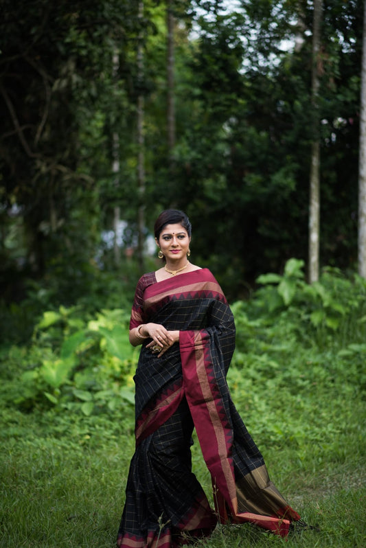 Women's Black and Maroon Silk Woven Saree With Unstitched Blouse